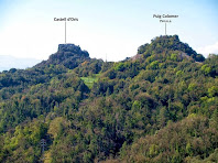 El Castell d'Orís i el Puig Colomer des dels turons de Cal Carriel