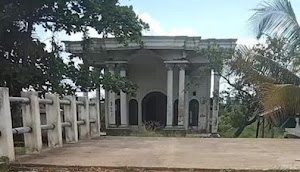 Viral Rumah Bertopeng 'Abu Nawas', Tampak Depan Mewah Belakangnya dari Kayu