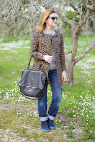 comfortable outfit, leopard coat, Ruco Line sneakers, Givenchy Pandora, Fashion and Cookies, fashion blogger