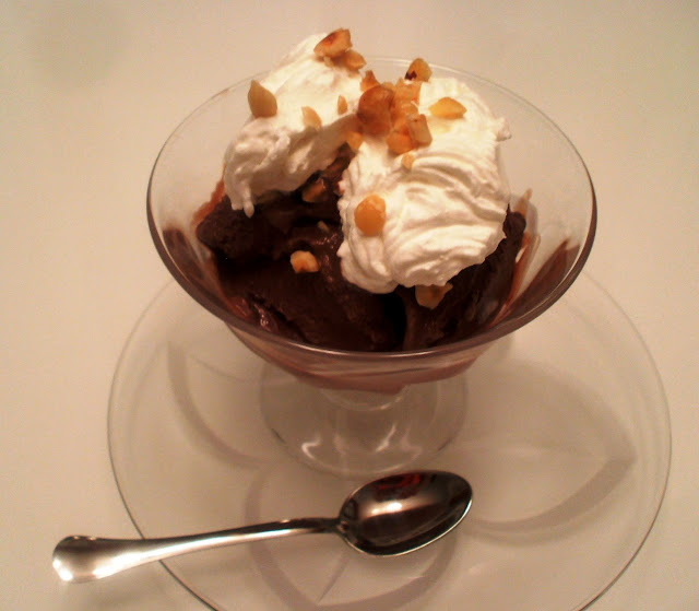 Gelato al cioccolato con panna montata