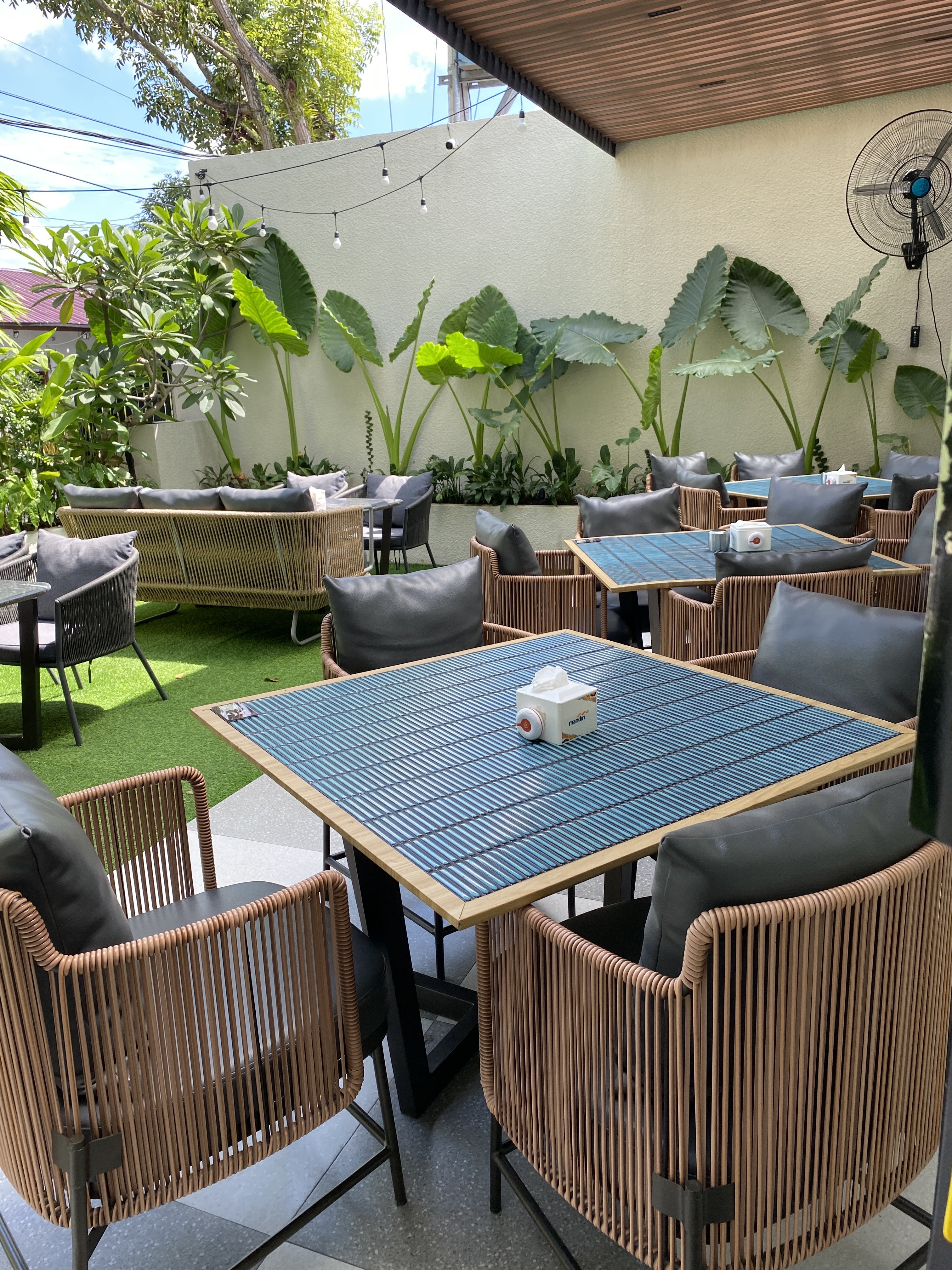 suasana porto eatery