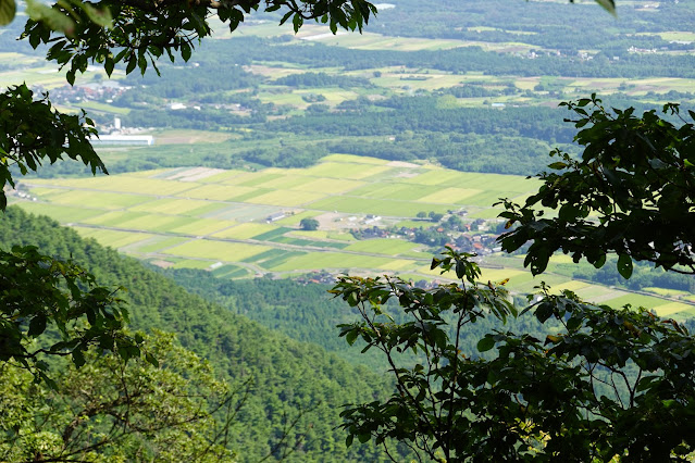 鳥取県西伯郡大山町宮内　孝霊山からの眺望