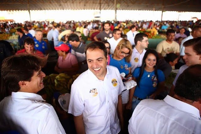 Paulo é recebido com alegria na feira em Petrolina