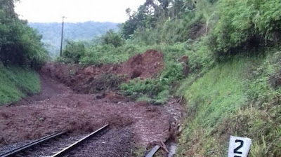 https://beritasarana88.blogspot.com/2018/02/akibat-tanah-longsor-yang-terjadi-di.html  Tautan