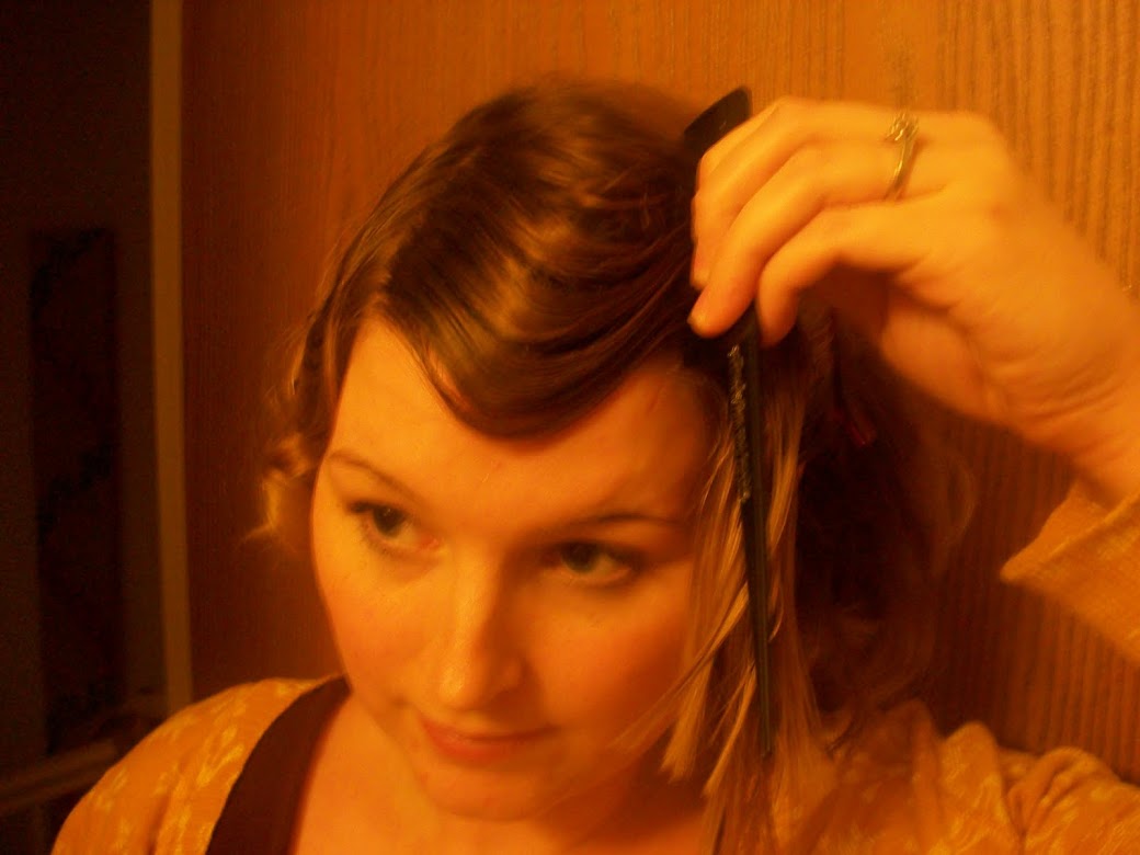 1920s flapper easy finger waves hair tutorial via va-voom vintage