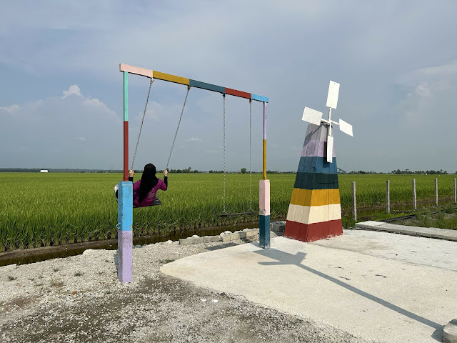 Rainbow Windmill and Swing Sekinchan