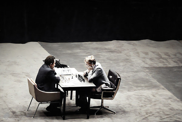 Bobby Fischer of the U.S., right, and Tigran Petrosian of the U.S.S.R., continue the sixth game of their semi-final series for the world chess title, Sunday, Oct. 17, 1971, in Buenos Aires. Fischer won that game.