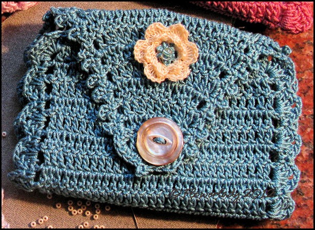04-07-needle-case-blue