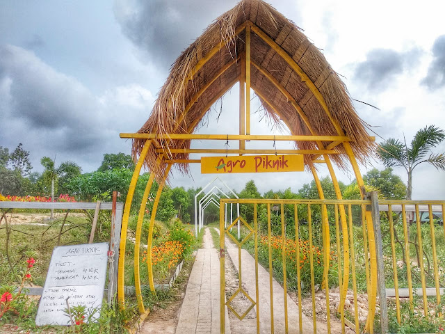 Gerbang masuk Agro Piknik Sei Temiang Batam