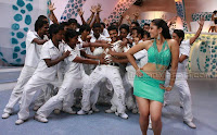 Anushka looking hot in Tamil film Singam