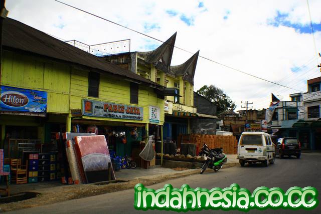 Indahnya Indonesia: Melintasi Pertigaan Siborongborong