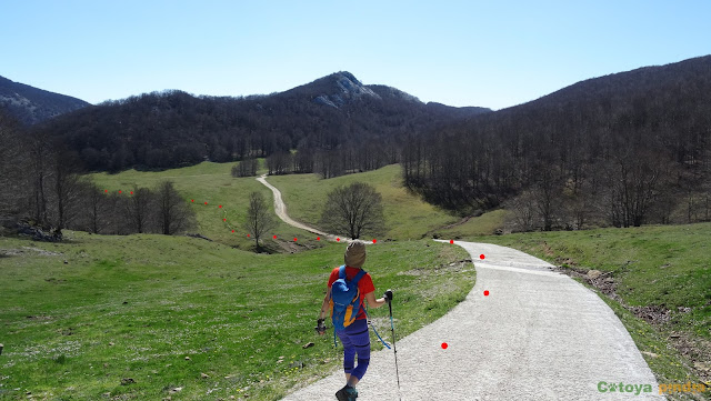 Ruta circular al pico Aitxuri o Aitzgurri, techo de Guipúzcoa en el País Vasco