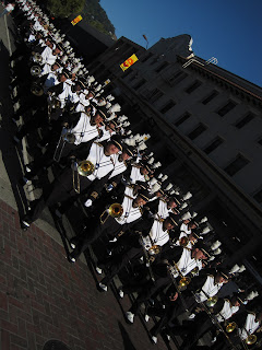 Une fanfare sur le campus de Berkeley