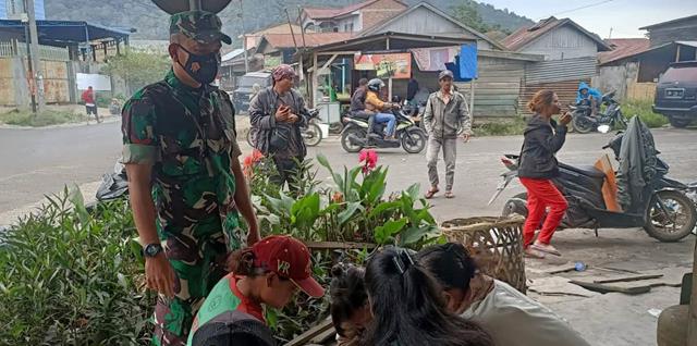 Komunikasi Sosial Bersama Dengan Warga Masyarakat Binaan Personel Jajaran Kodim 0207/Simalungun Himbau Patuhi Protokol Kesehatan
