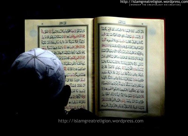 Boy Reading Quran in Ramadan  Kumpulan Gambar