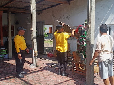 TNI-Polri bantu warga