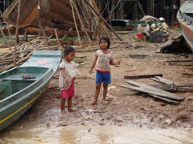 kampong phluk floating village tonle sap siem reap cambodia