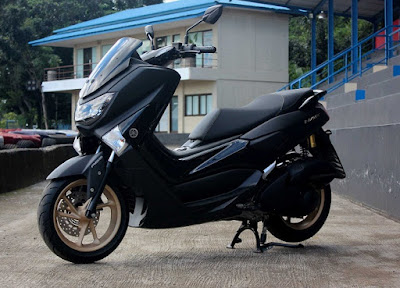 gambar-motor-nmax-hitam