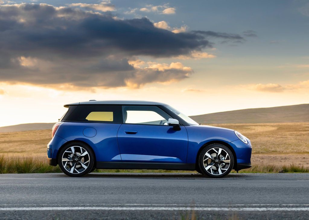 2024 Mini Cooper SE [UK]