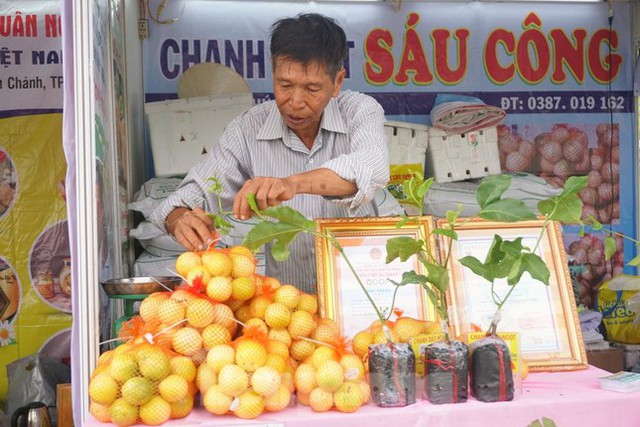 Chanh leo ngọt cả trăm nghìn đồng/kg vẫn cháy hàng  - Ảnh 1.
