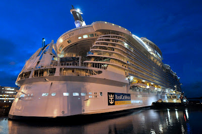 Oasis_of_the_Seas_Royal_Caribbean_Largest_Best_Cruise_Ships