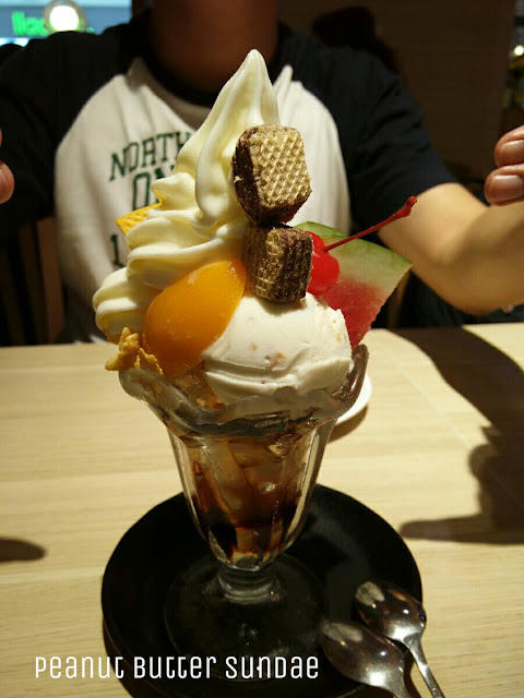 Paulin's Munchies - Back at MOF & Lenas at Jurong Point - Peanut butter sundae