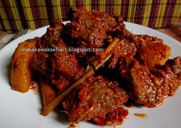 Resep Daging Sapi Kentang Bumbu Sambal Pedas