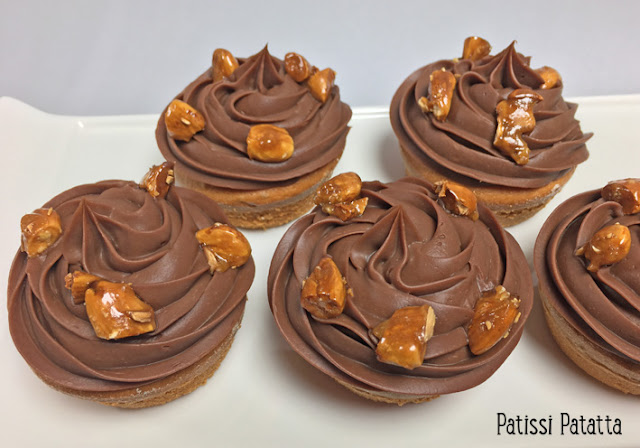 recette de muffins cranberries et chocolat, muffins aux cranberries, muffins mascarpone, muffins gourmands, muffins très moelleux, ganache chocolat caramel, amandes caramélisées, comment caramélisées des amandes, recette amandes caramélisées, patissi-patatta