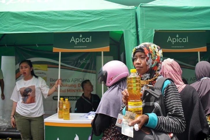 Apical Edukasi HET Kepada Masyarakat dan Gelar Bazaar Minyak Goreng di Yogyakarta