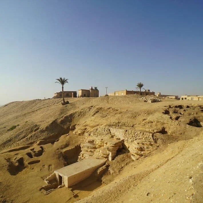 Τρεις νεκρικές μάσκες έφερε στο φως η αρχαιολογική σκαπάνη Ιαπώνων και Αιγυπτίων αρχαιολόγων, κοντά στους βράχους της Σακκάρα.