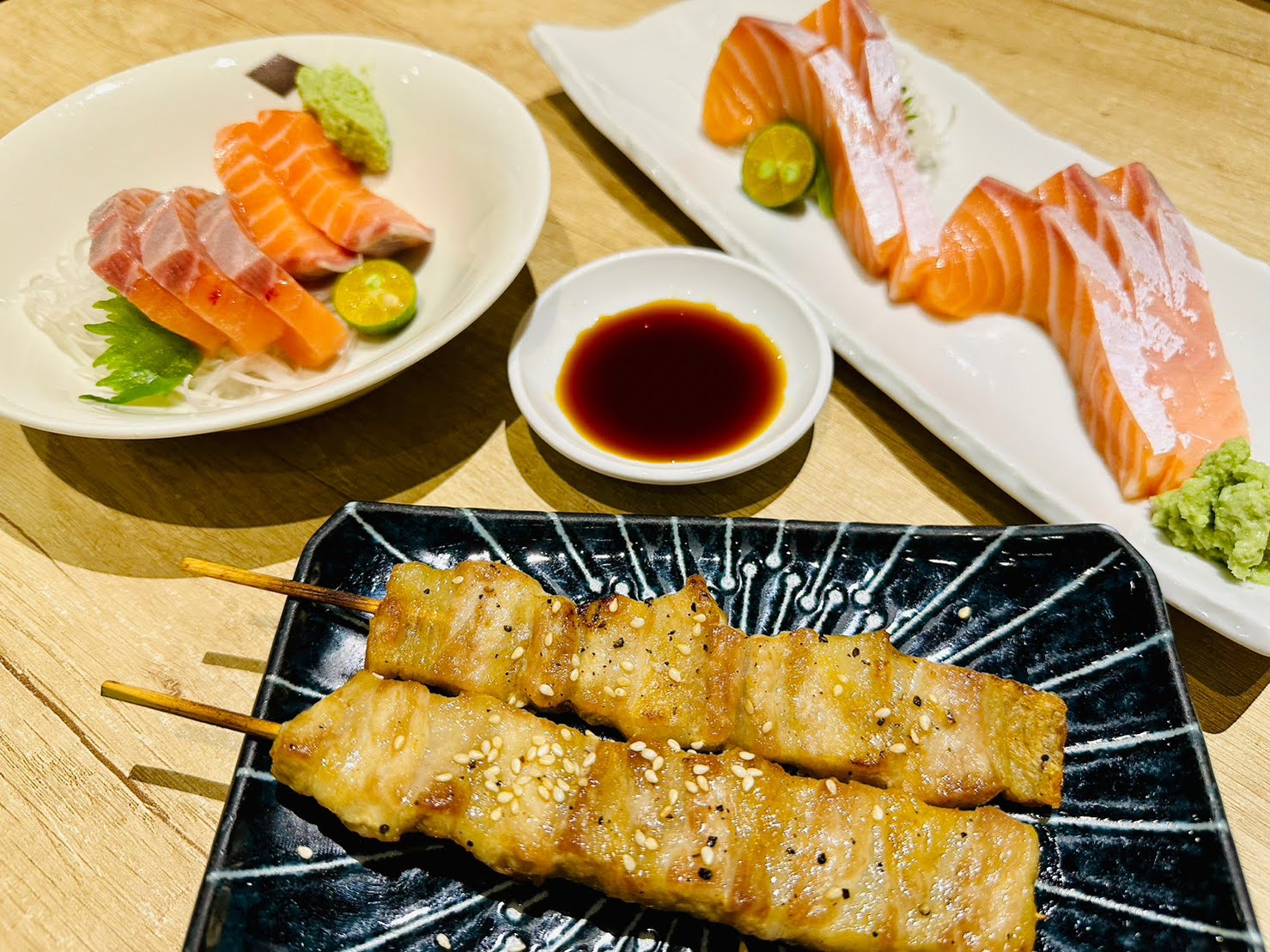 新竹美食 禧樂丼飯、刺身、燒物 生魚片｜味增湯吃到飽，東區日式料理必吃，排隊餐廳推薦