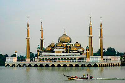 Masjid Kristal, Malaysia, sewa villa di batu