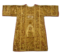 Tissus Lyonnais: A Prize-Winning Solemn Set in Cloth of Gold from 1900