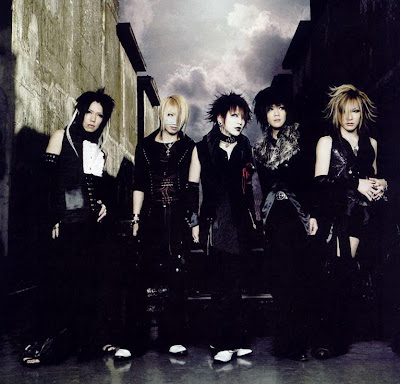 تقرير عن الفرقة اليابانية *-* the gazettE *-*,أنيدرا