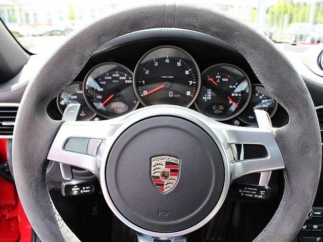 Porsche 911 GT Interior