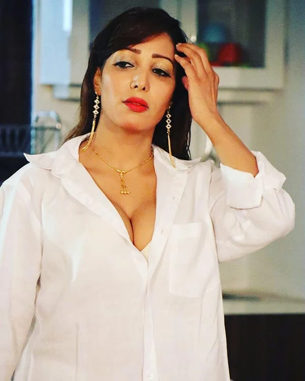 Ruby Ahmed cleavage hot actress