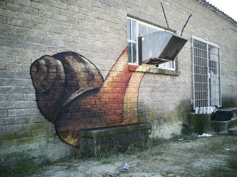 08 Gorgeous graffiti that blends perfectly with the surroundings