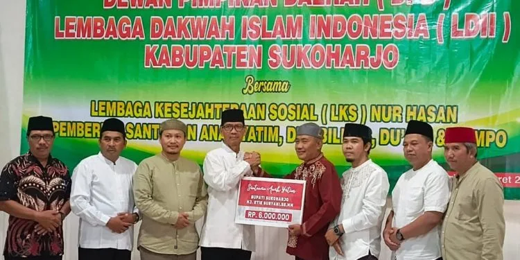 Kebajikan di Bulan Suci: LKS Nur Hasan Berbagi Santunan di Sukoharjo