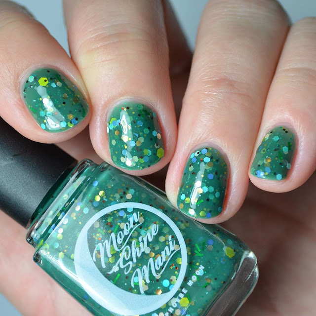 green thermal nail polish with glitter