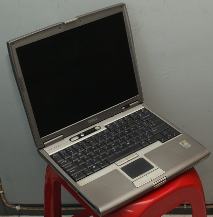 Jual Laptop Dell D610 Bekas Hrg : 900rb | Jual Beli Laptop Second dan