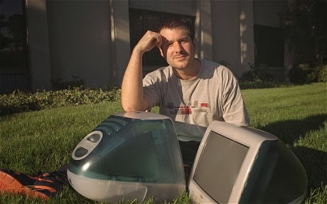 Jony Ive with vintage iMacs