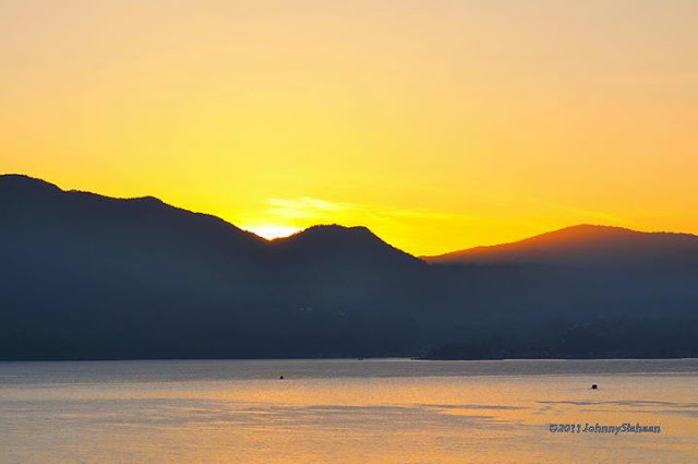 Sunset Di Bumi Danau Toba