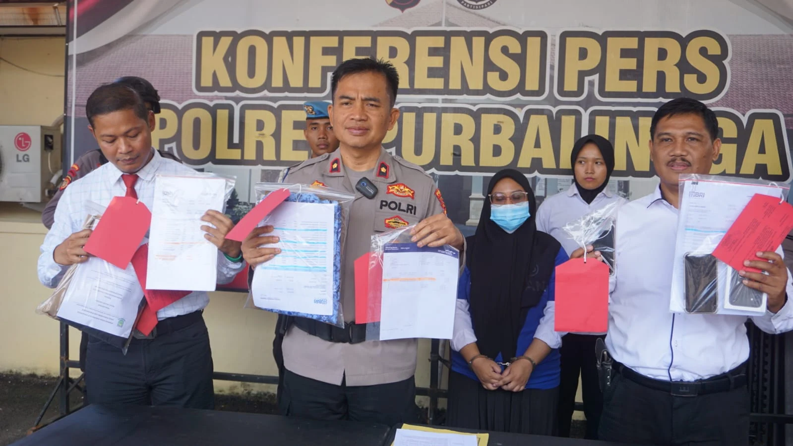 Rugi Ratusan Juta Akibat Dijanjikan Menjadi PNS