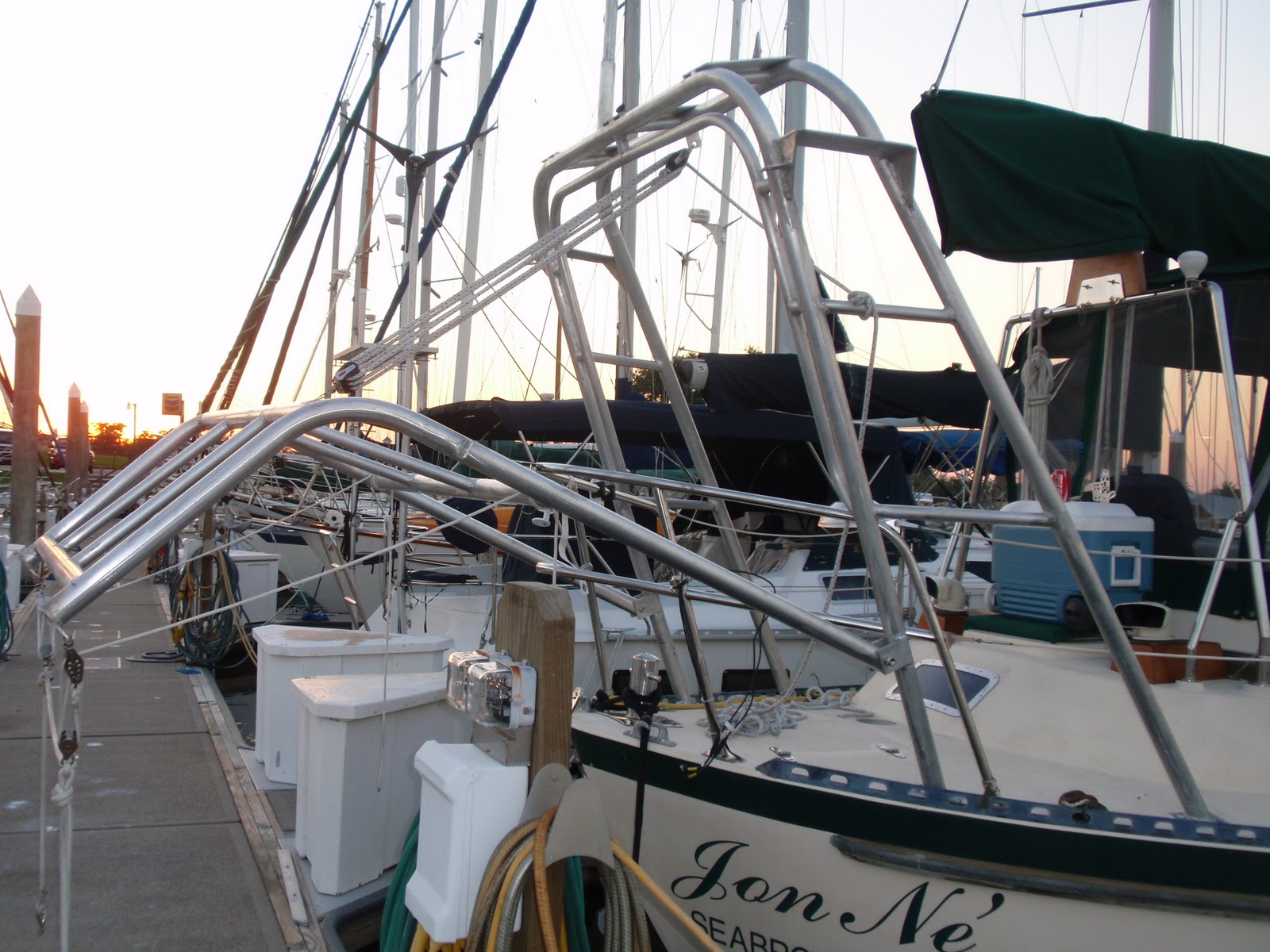 This is the arch after bolting it into place on the stern.