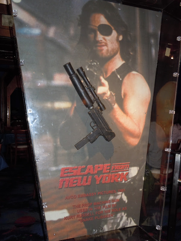 Escape fro New York machine gun prop