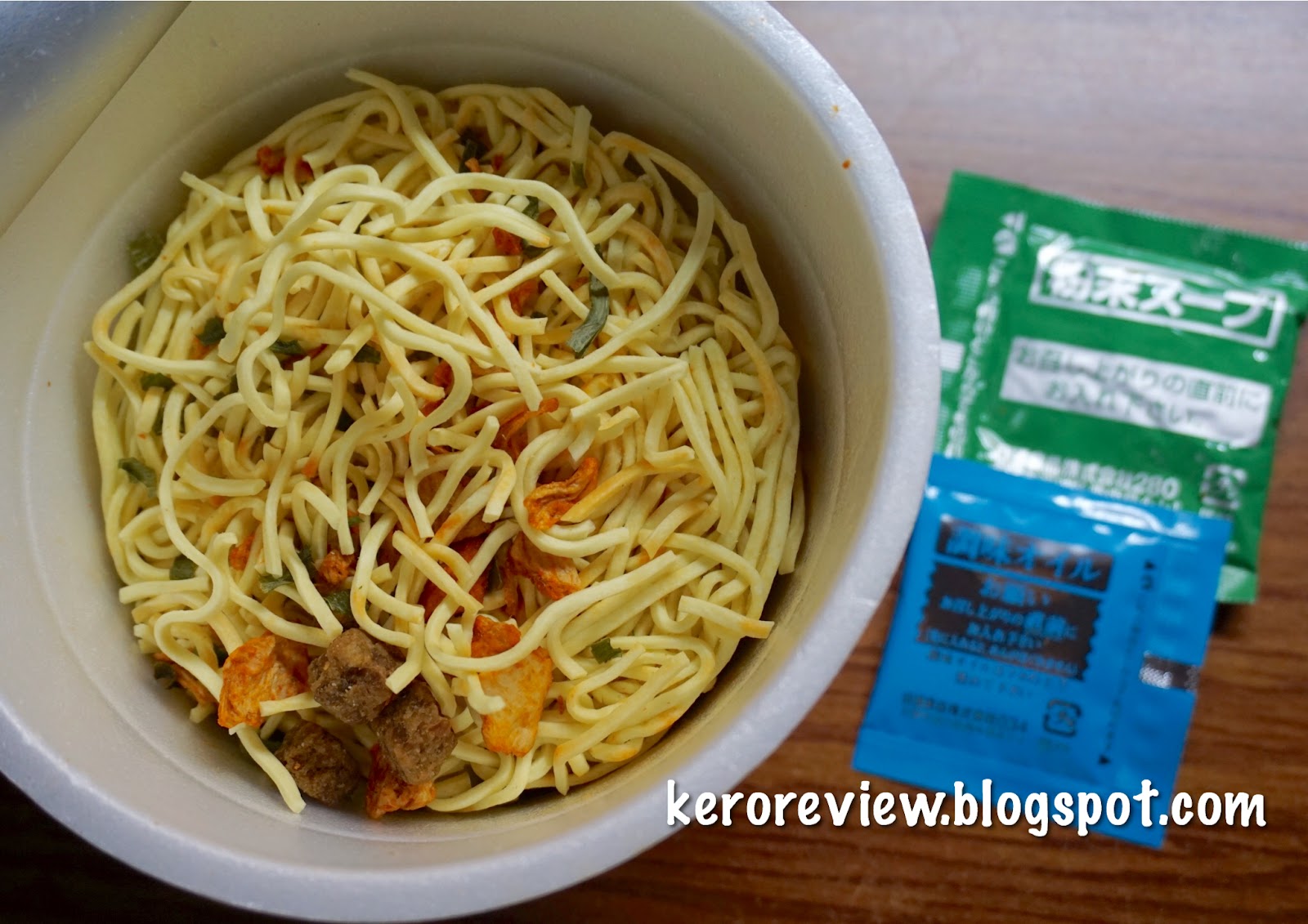 รีวิว นิสชิน บะหมี่ถ้วยกึ่งสำเร็จรูป เดะคะบุโตะ รสหมูกิมจิ (CR) Review Japanese Dekabuto Pork Kimchi Flavor Instant Cup Noodles, Nissin Brand.