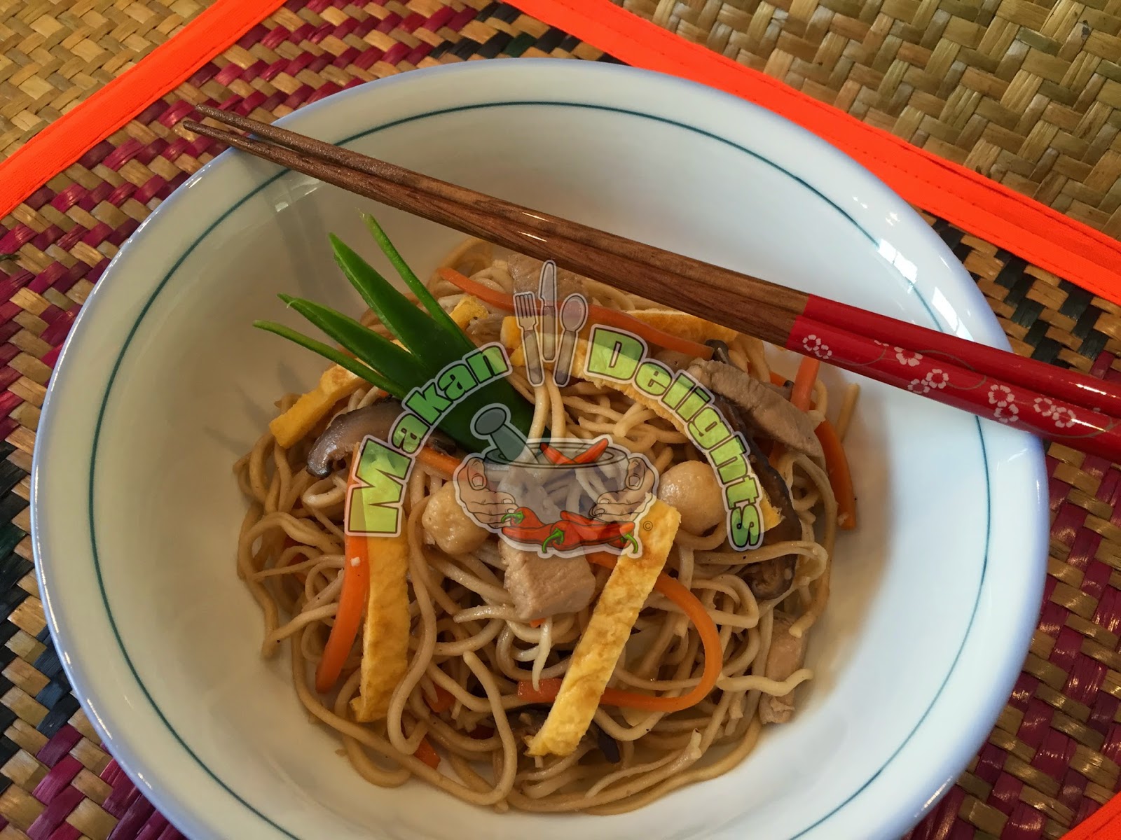 Makan Delights Simple Fried Egg Noodles