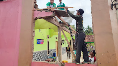 Kader Ansor Banser Lampung Timur Bahu-membahu Pulihkan Ponpes Pasca Puting Beliung