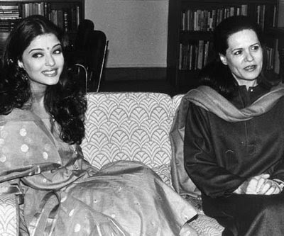 Aishwarya Rai with sonia gandhi 