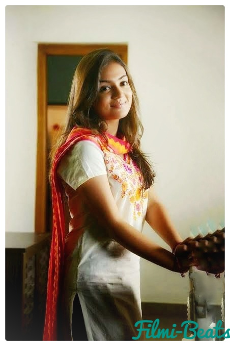 Nazriya Nazim Wallpaper And  Biography.